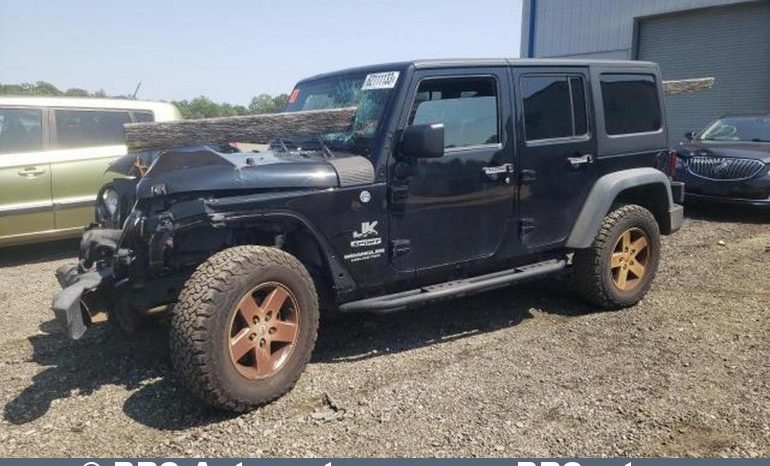 Jeep Wrangler 3.6 Unlimited Sport 2013 full