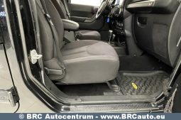 Jeep Wrangler 3.6 Unlimited Sport 2013 full