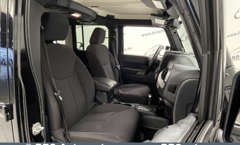 Jeep Wrangler 3.6 Unlimited Sport 2013 full