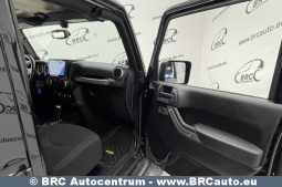 Jeep Wrangler 3.6 Unlimited Sport 2013 full