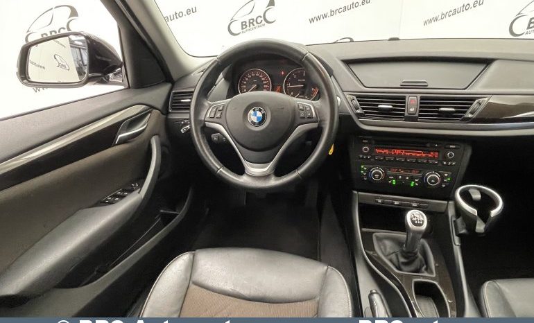 BMW X1 sDrive18D 2015 full