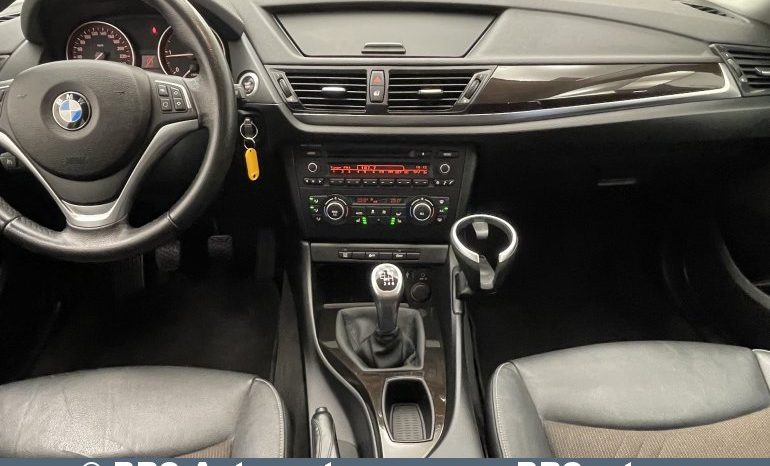 BMW X1 sDrive18D 2015 full