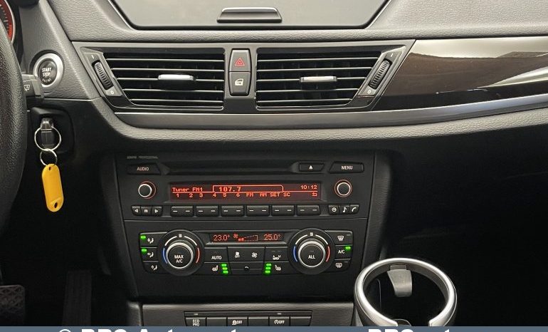 BMW X1 sDrive18D 2015 full