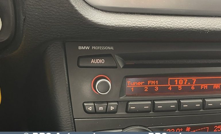 BMW X1 sDrive18D 2015 full