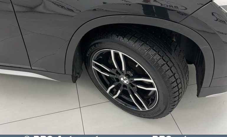 BMW X1 sDrive18D 2015 full