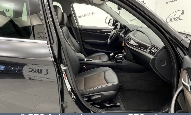 BMW X1 sDrive18D 2015 full