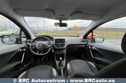 Peugeot 208 1.2 PureTech 2017 full