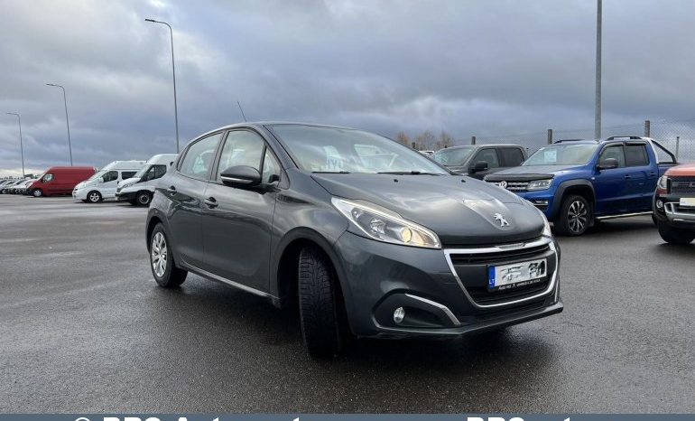 Peugeot 208 1.2 PureTech 2017 full