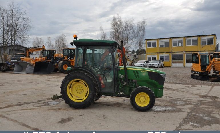 John Deere 5085  2016 full
