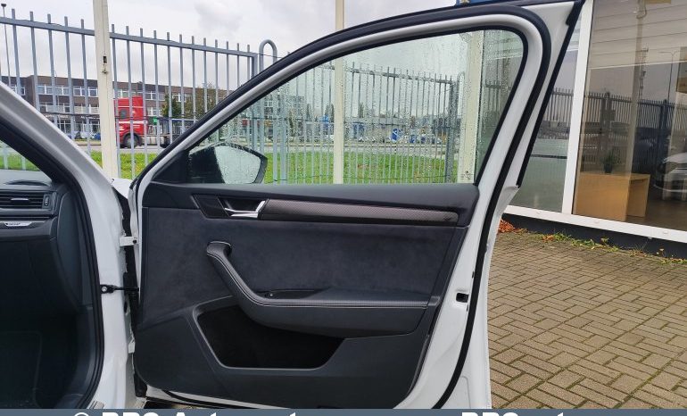 Skoda Superb iV 1.4 TSI Plug-In Hybrid Sportline DSG Automatas 2020 full