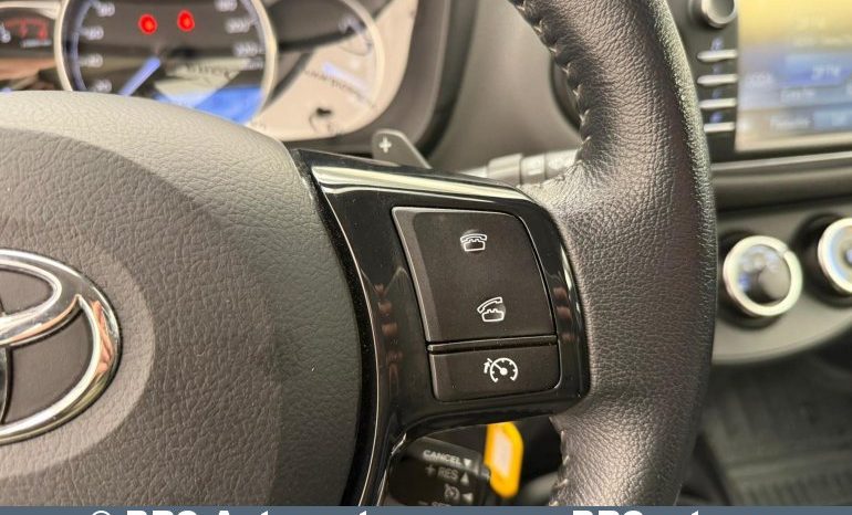 Toyota Yaris 1.5 VVT-i Automatas 2020 full
