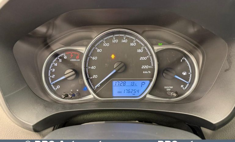 Toyota Yaris 1.5 VVT-i Automatas 2020 full