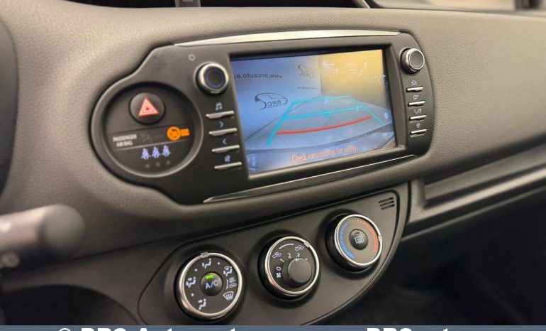 Toyota Yaris 1.5 VVT-i Automatas 2020 full