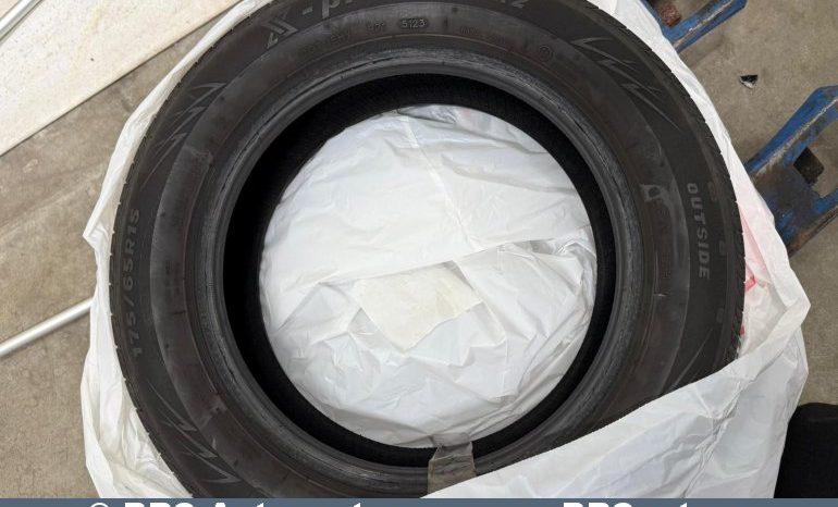 Toyota Yaris 1.5 VVT-i Automatas 2020 full