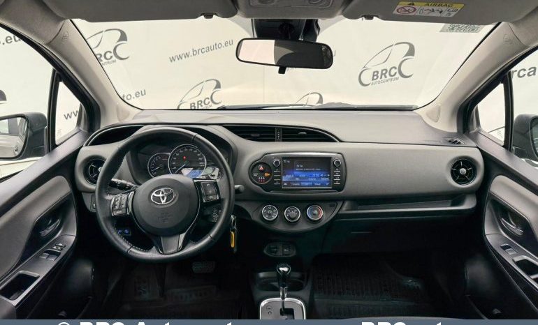 Toyota Yaris 1.5 VVT-i Automatas 2020 full