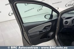 Toyota Yaris 1.5 VVT-i Automatas 2020 full