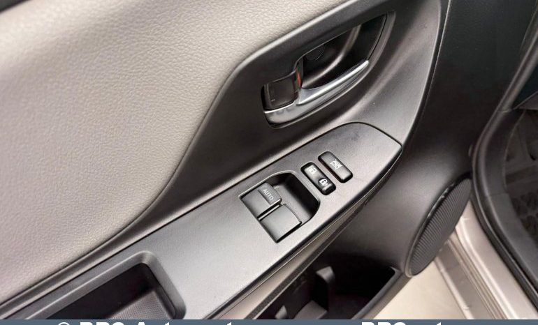 Toyota Yaris 1.5 VVT-i Automatas 2020 full