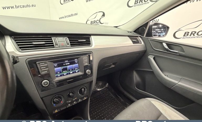 Skoda Rapid 1.2 TSI 2017 full