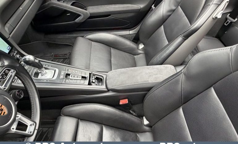 Porsche 911 Carrera 4 GTS Cabrio 2018 full