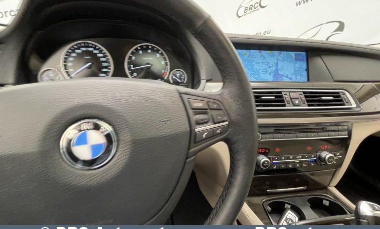 BMW 750 xDrive Long Automatas 2011 full