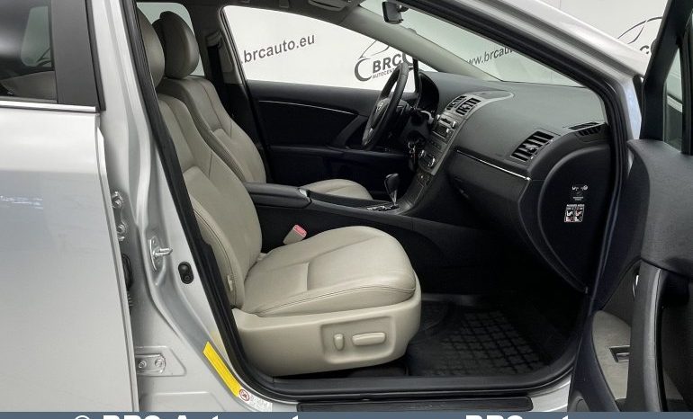 Toyota Avensis 2.2 D-CAT Wagon Automatas 2011 full