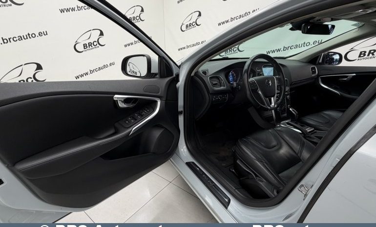 Volvo V40 2.0 T5 Automatas 2015 full