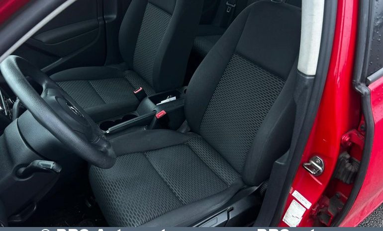 Volkswagen Golf 1.6 TDI 2012 full