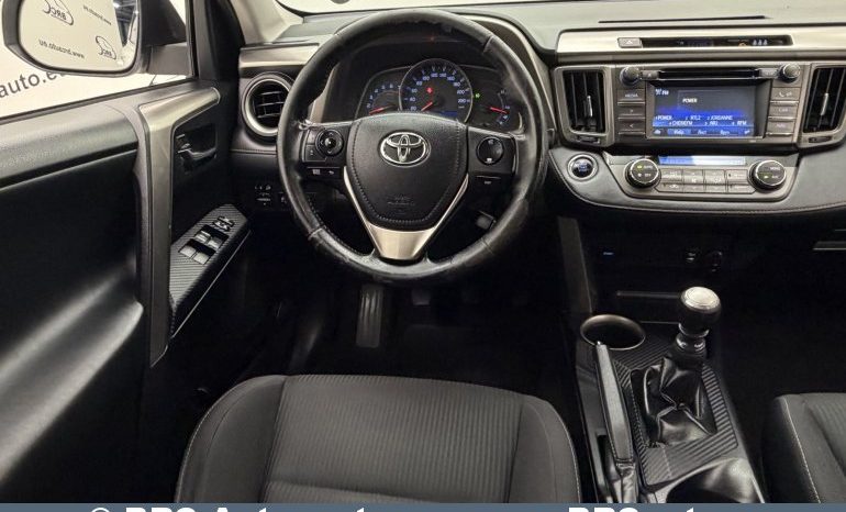 Toyota RAV 4 AWD 2.0 D-4D 2015 full