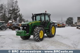 John Deere 8245R  2011