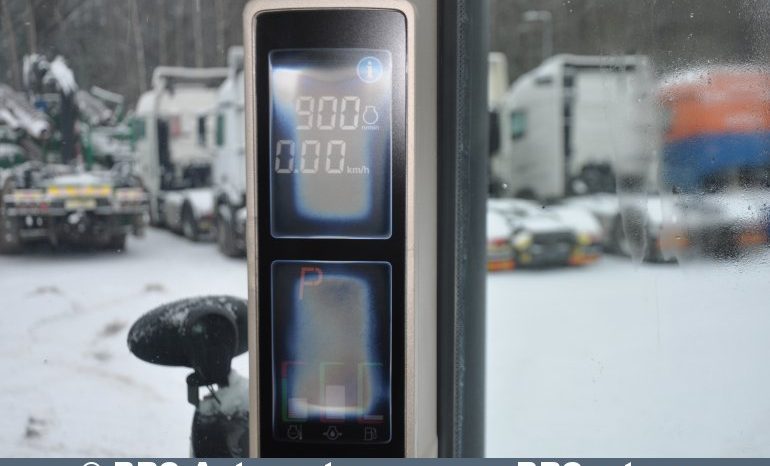 John Deere 8245R  2011 full