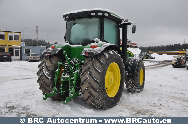 John Deere 8245R  2011