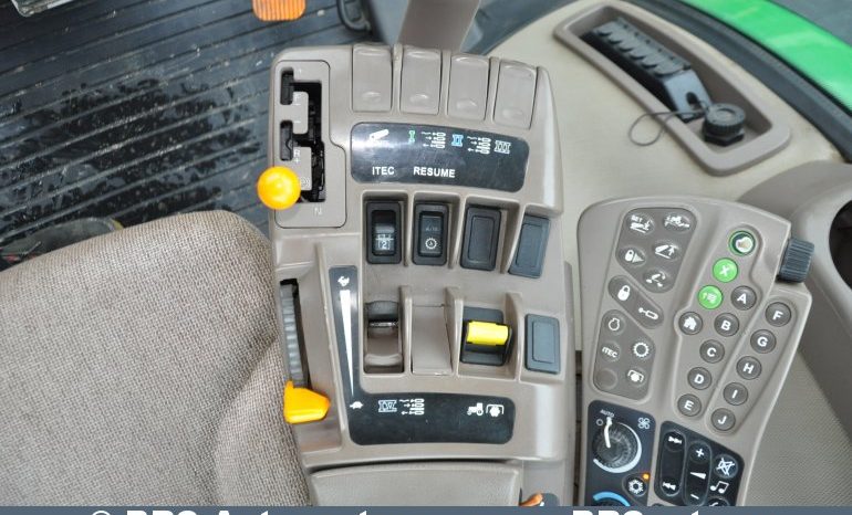 John Deere 8245R  2011 full