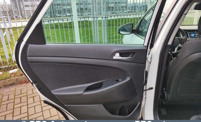 Hyundai Tucson 1.6 T-GDI Automatas 2018 full