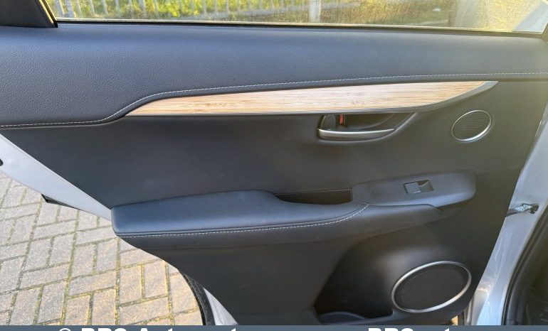 Lexus NX300h Hybrid e-Four e-CVT Automatas 2015 full