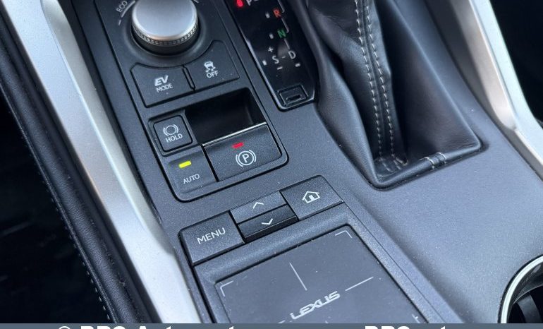 Lexus NX300h Hybrid e-Four e-CVT Automatas 2015 full