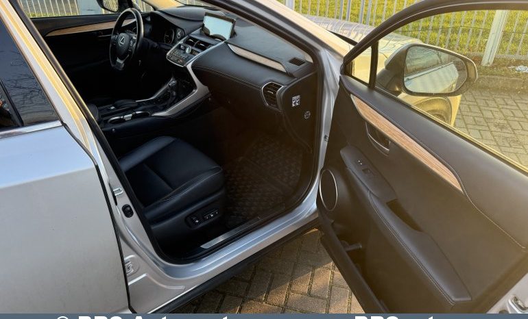 Lexus NX300h Hybrid e-Four e-CVT Automatas 2015 full