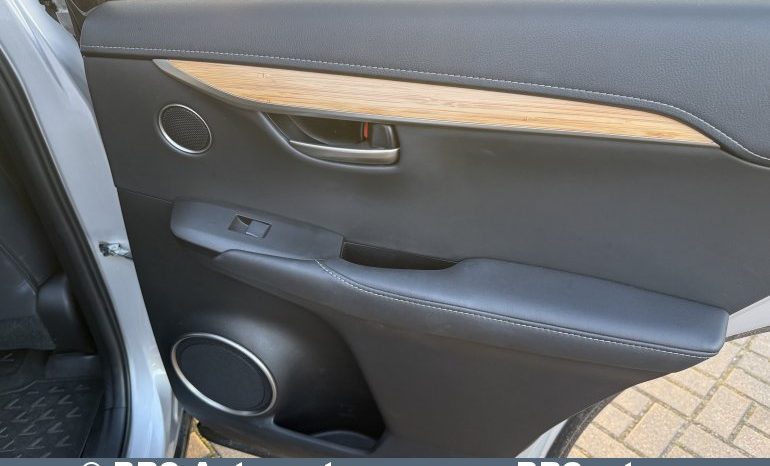 Lexus NX300h Hybrid e-Four e-CVT Automatas 2015 full