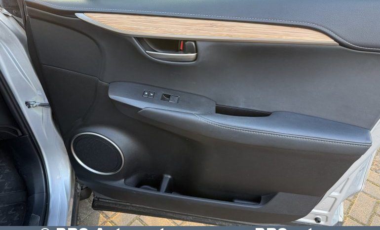 Lexus NX300h Hybrid e-Four e-CVT Automatas 2015 full