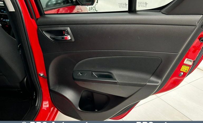 Suzuki Swift 1.2 VVT Automatas 2015 full