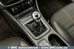 Mercedes-Benz CLA 180  2015 full