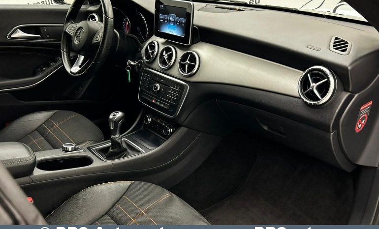 Mercedes-Benz CLA 180  2015 full
