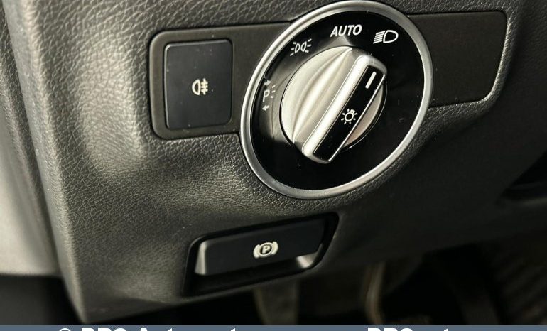 Mercedes-Benz CLA 180  2015 full