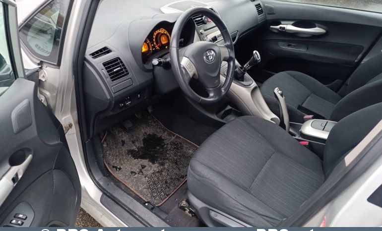 Toyota Auris 1.4 D-4D 2008 full