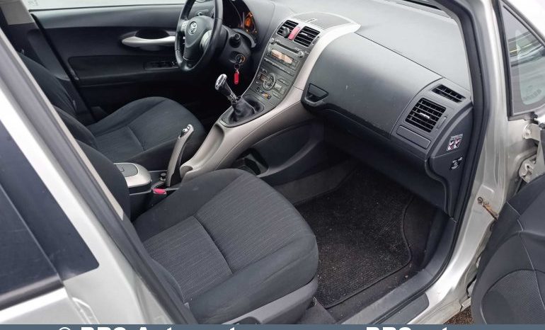 Toyota Auris 1.4 D-4D 2008 full
