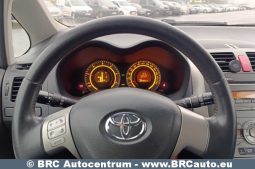 Toyota Auris 1.4 D-4D 2008 full