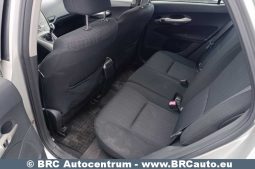 Toyota Auris 1.4 D-4D 2008 full