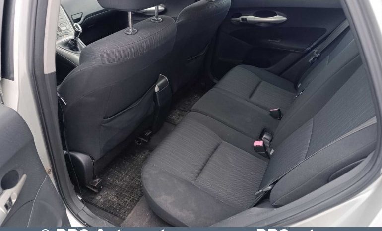 Toyota Auris 1.4 D-4D 2008 full