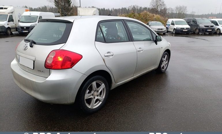 Toyota Auris 1.4 D-4D 2008 full