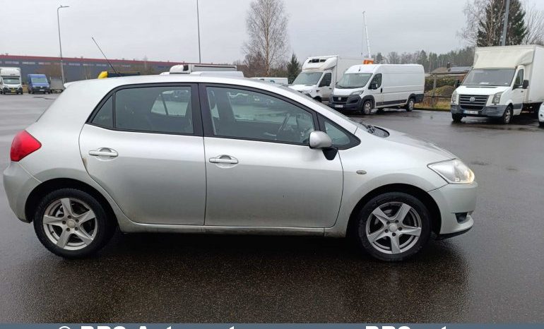 Toyota Auris 1.4 D-4D 2008 full