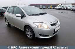 Toyota Auris 1.4 D-4D 2008 full